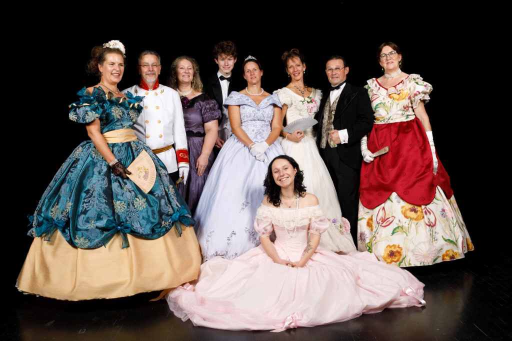 Photos de groupe des danseurs du bal impérial à napoléonville, pontivy