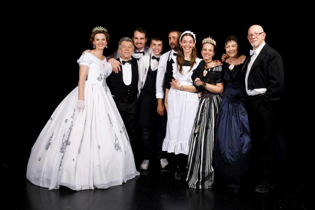 Photos de groupe des danseurs du bal impérial à napoléonville, pontivy