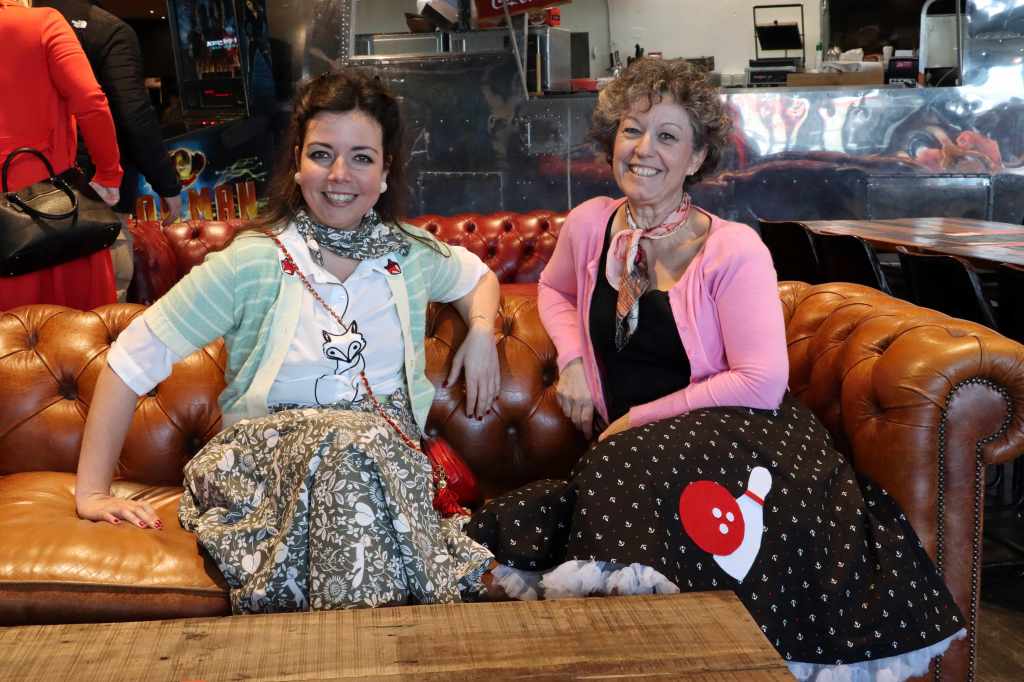 Un voyage dans les années 50 avec le film Grease pour les membres de Crinolines et Cie. Après-midi au bowling Le Strike