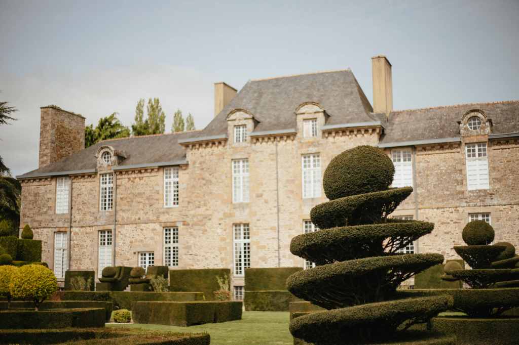 Un tournoi et une garden party chez les Bridgerton au château de la Ballue