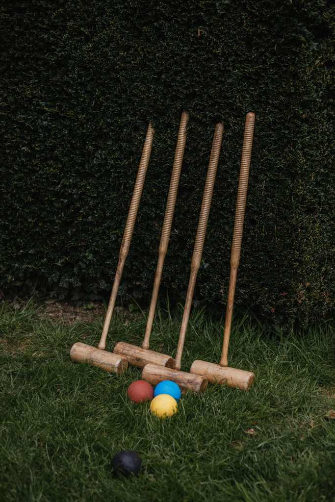 Un tournoi et une garden party chez les Bridgerton au château de la Ballue