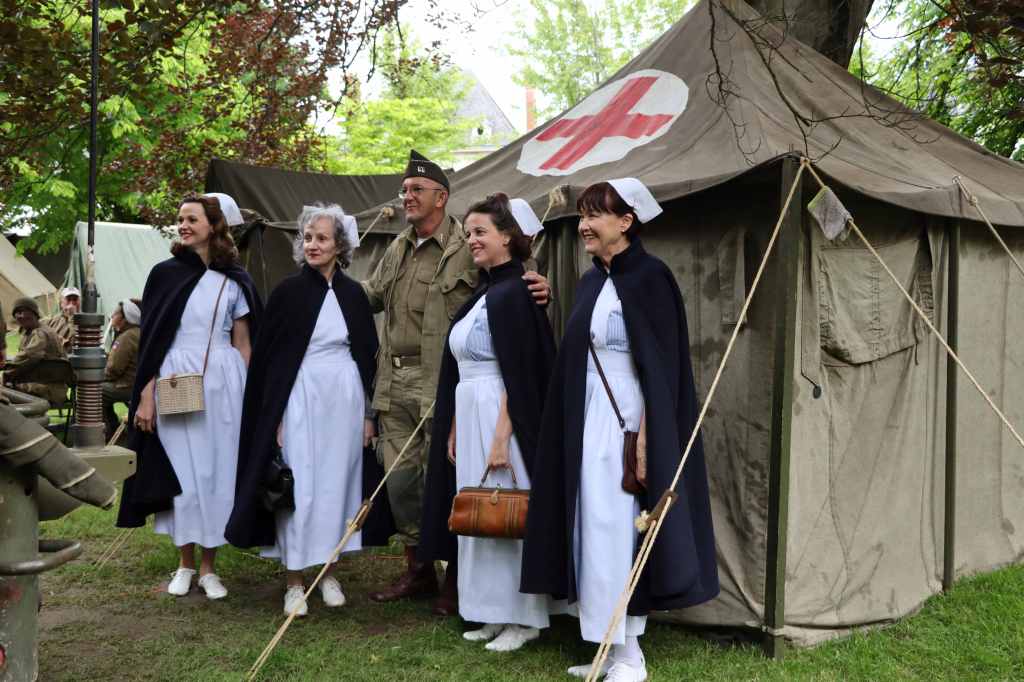 Costumes années 40, seconde guerre mondiale pour les 80 ans de la libération de la ville de Pontivy.