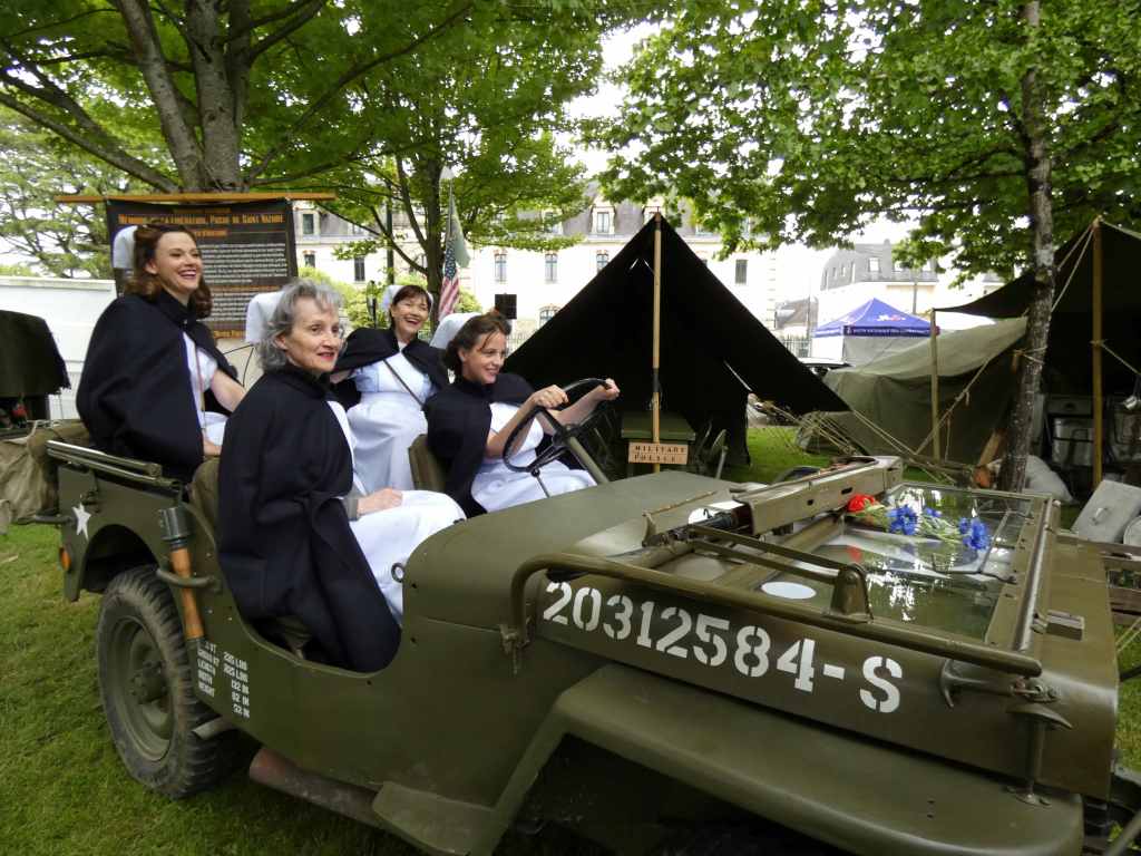 Costumes années 40, seconde guerre mondiale pour les 80 ans de la libération de la ville de Pontivy.