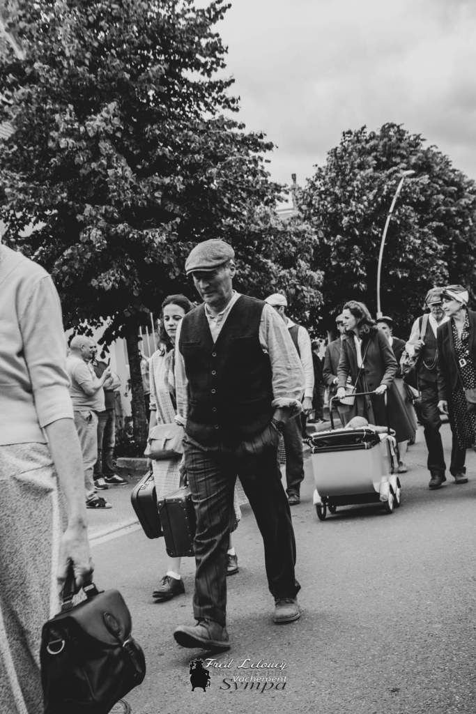 Crinolines et Cie en costume années 40 pour les 80 ans du débarquement en Normandie