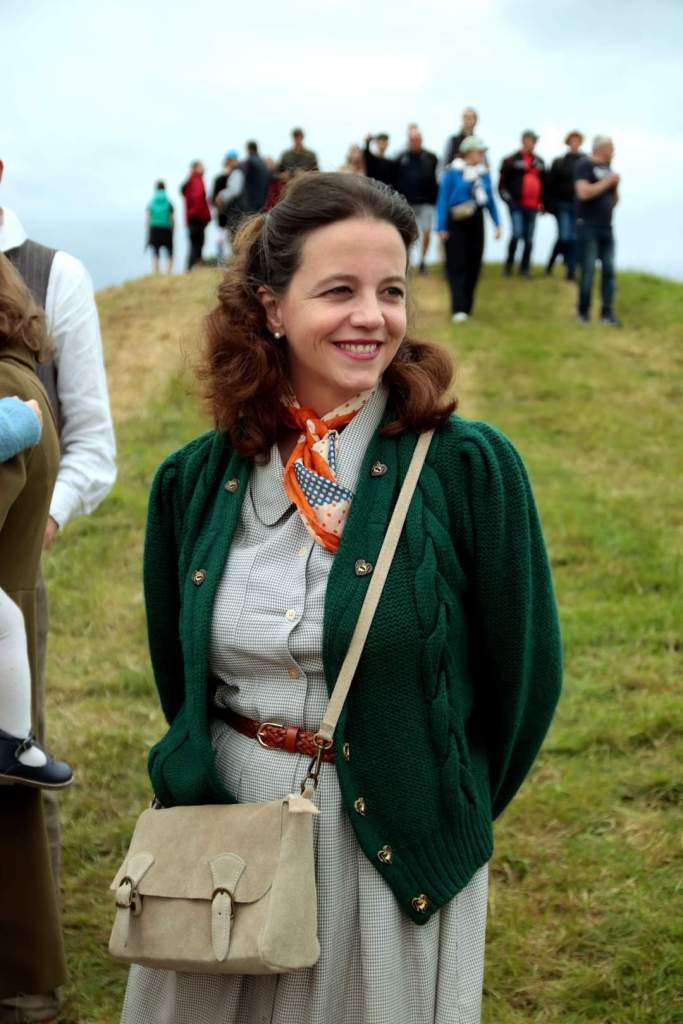 Crinolines et Cie en costume années 40 pour les 80 ans du débarquement en Normandie