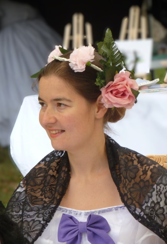 Les journées du Patrimoine au château de Robien en costumes Second Empire pour Crinolines & Cie