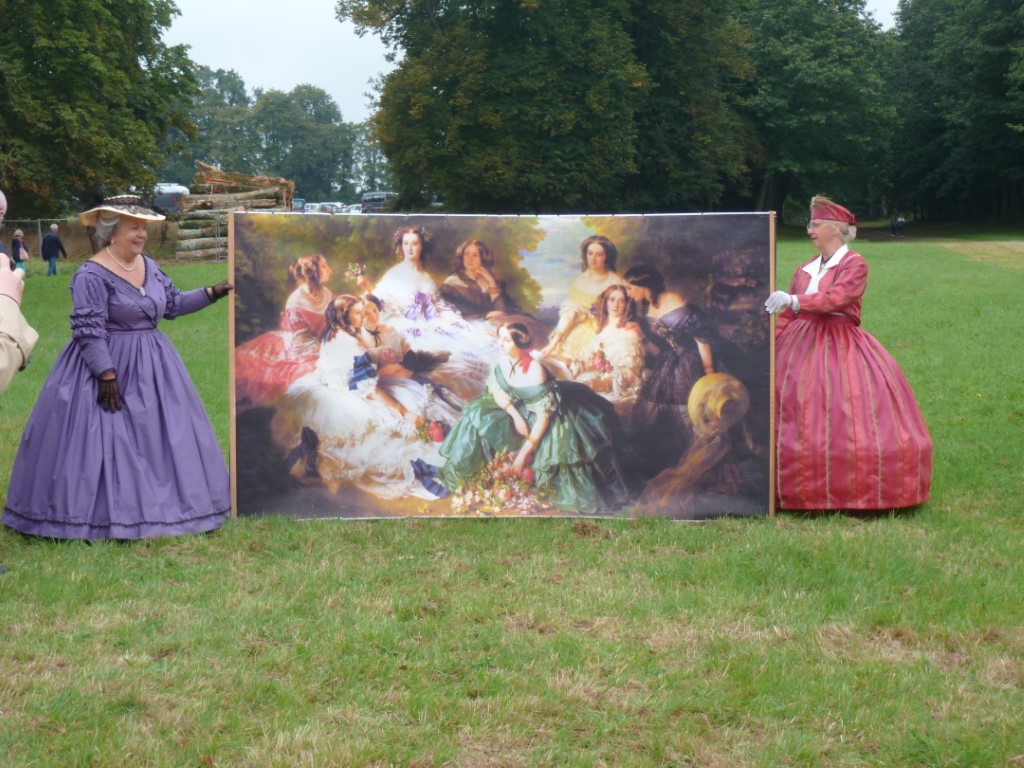 Les journées du Patrimoine au château de Robien en costumes Second Empire pour Crinolines & Cie