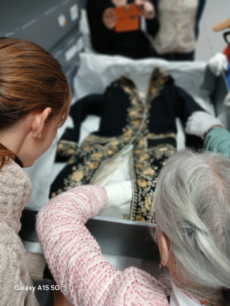 Crinolines & Cie en visite aux archives départementales de Vannes 