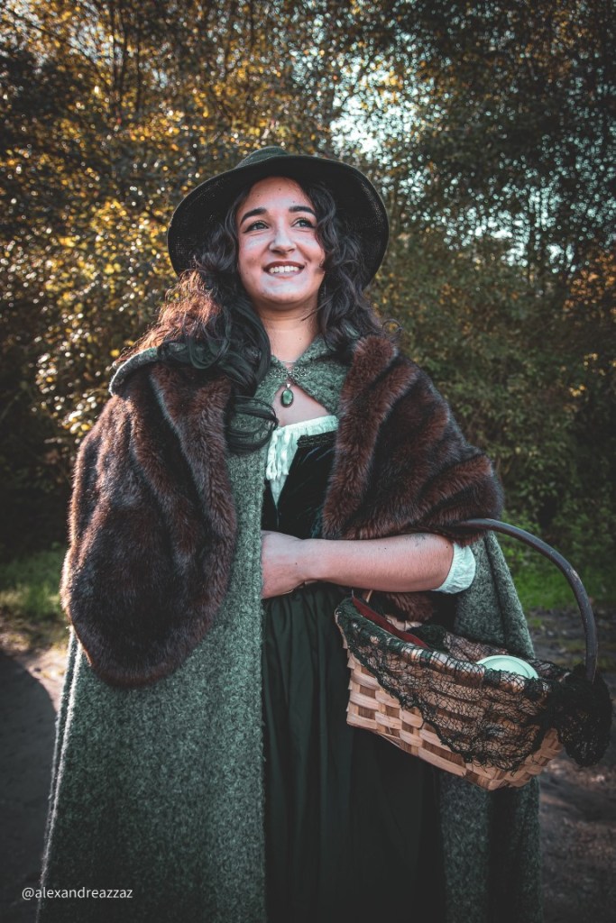 Les sorciers et sorcières de Crinolines & Cie se sont retrouvés à Rochefort en Terre pour fêter Halloween.