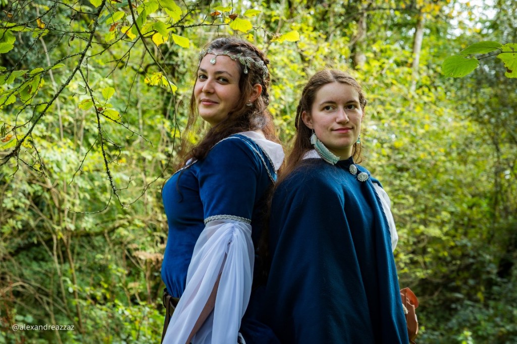 Les sorciers et sorcières de Crinolines & Cie se sont retrouvés à Rochefort en Terre pour fêter Halloween.