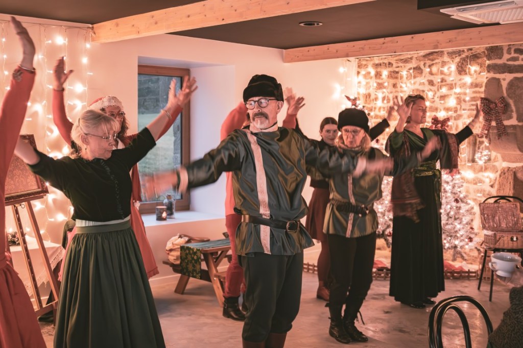 Le goûter de Noël 2024 de l'association Crinolines & Cie