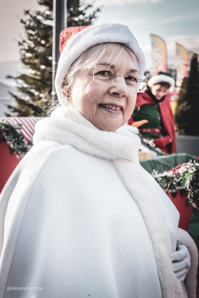 L'association Crinolines & Cie au marché de Noël de Pontivy 2024