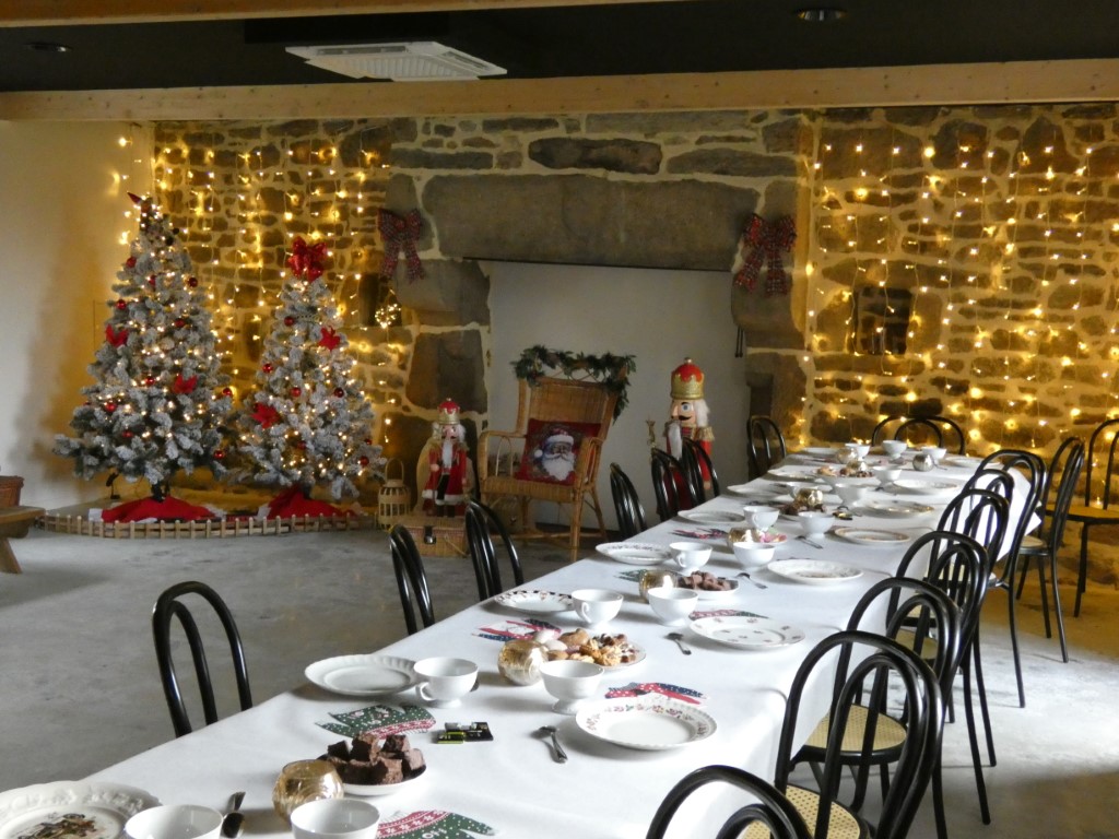 Le goûter de Noël 2024 de l'association Crinolines & Cie