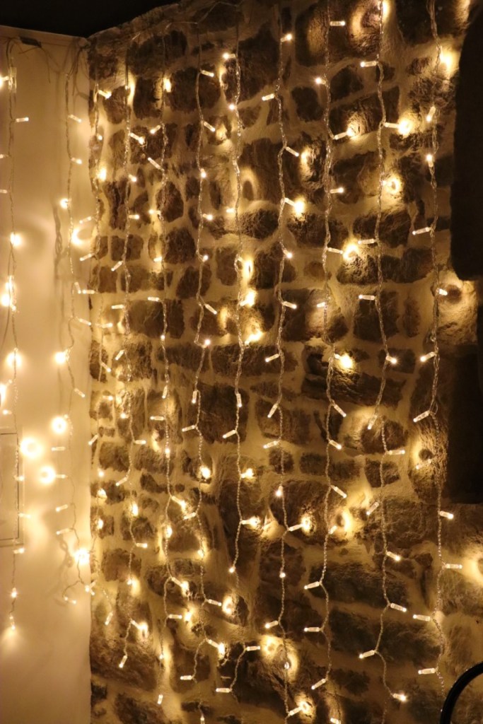 Les membres de Crinolines & Cie en tenue années 70 disco 