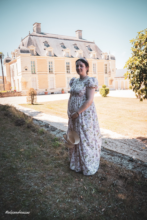 Membres de Crinolines & Cie en costume d’époque Regency au château du Boschet