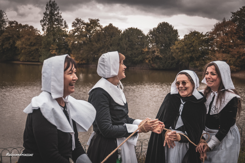 Les Aventuriers de l’Histoire en costumes fantastiques au château de Comper à Brocéliande