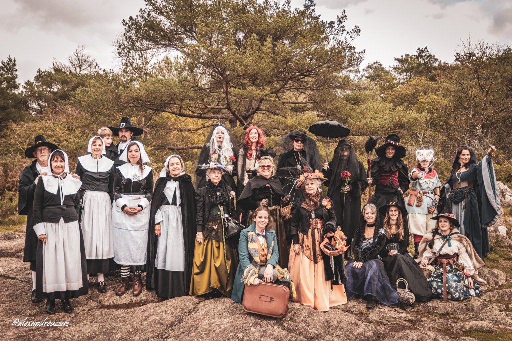 Les Aventuriers de l’Histoire en costumes fantastiques au château de Comper à Brocéliande