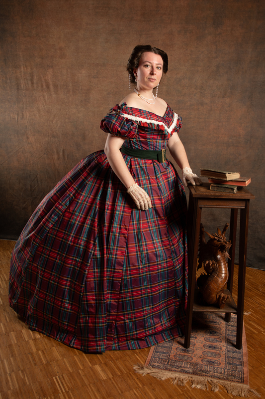 Bal de Noël à Napoléonville avec les membres de Crinolines & Cie en costumes historiques