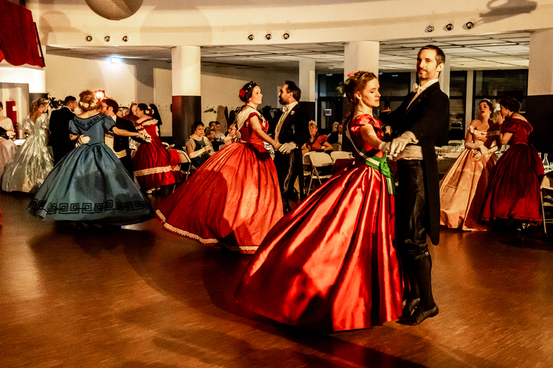 Danse historique animée par l’association Carnet de Bals lors du bal de Noël