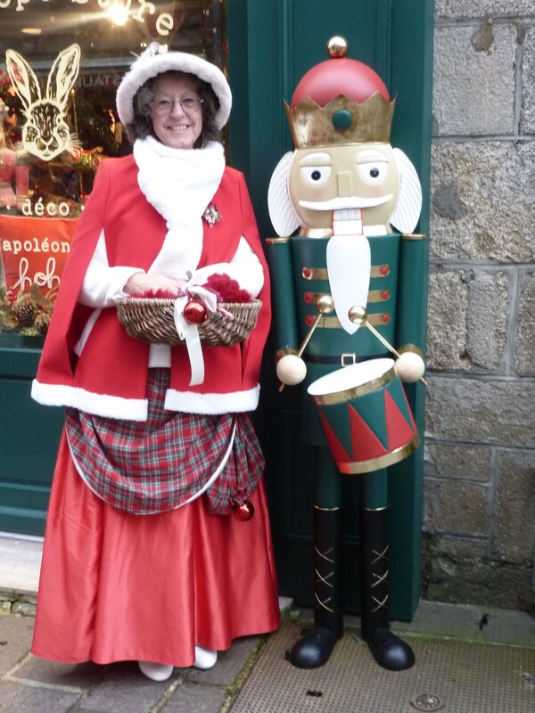 Village de Noël sur la place du Martray à Pontivy animé par Crinolines & Cie