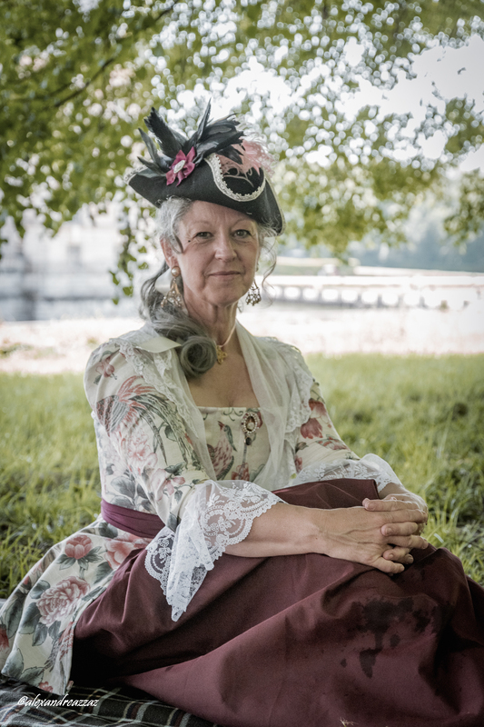 Costumes historiques dans les jardins du château de Vaux-le-Vicomte 