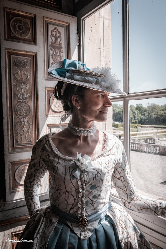 Membres de Crinolines et Cie en costumes XVIIIe siècle au château de Vaux-le-Vicomte 