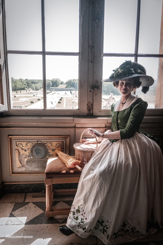 Membres de Crinolines et Cie en costumes XVIIIe siècle au château de Vaux-le-Vicomte 