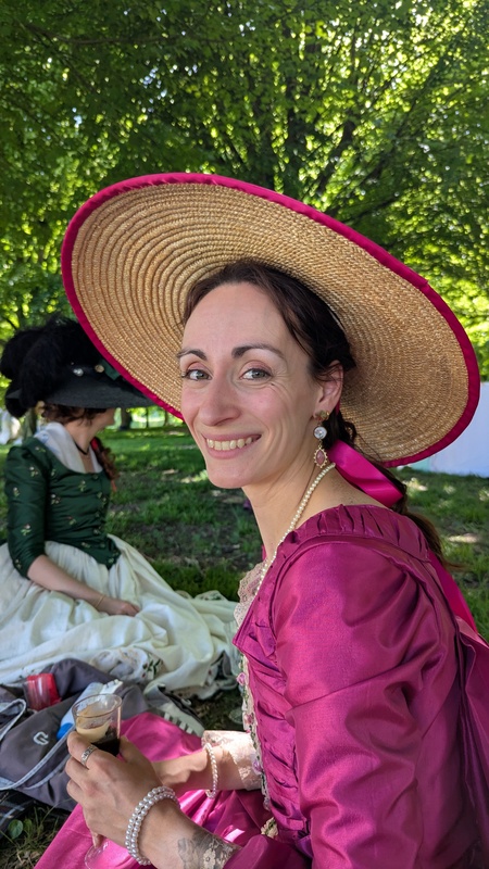 Costumes historiques dans les jardins du château de Vaux-le-Vicomte 