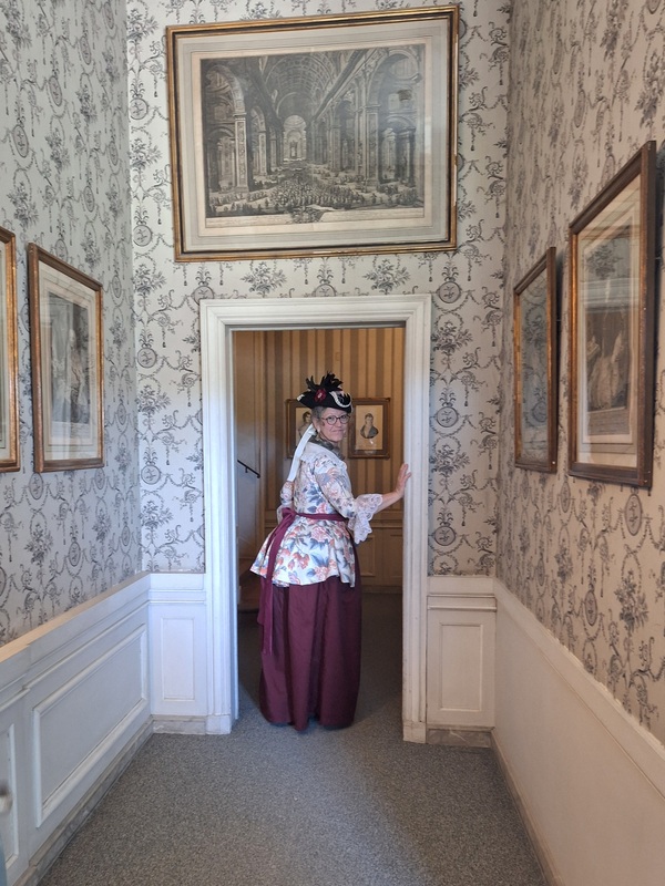 Membres de Crinolines et Cie en costumes XVIIIe siècle au château de Vaux-le-Vicomte 