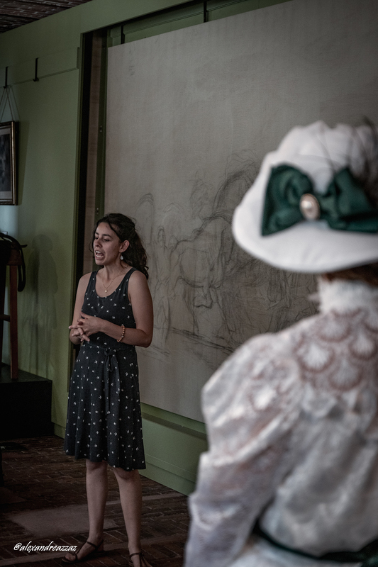 Visite guidée du château de Rosa Bonheur en tenues historiques