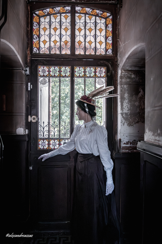 Membres de Crinolines et Cie en costumes Belle Époque au château de Rosa Bonheur