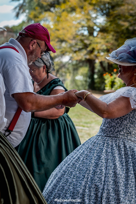 Danse historique en costumes Second Empire au Château de Briord